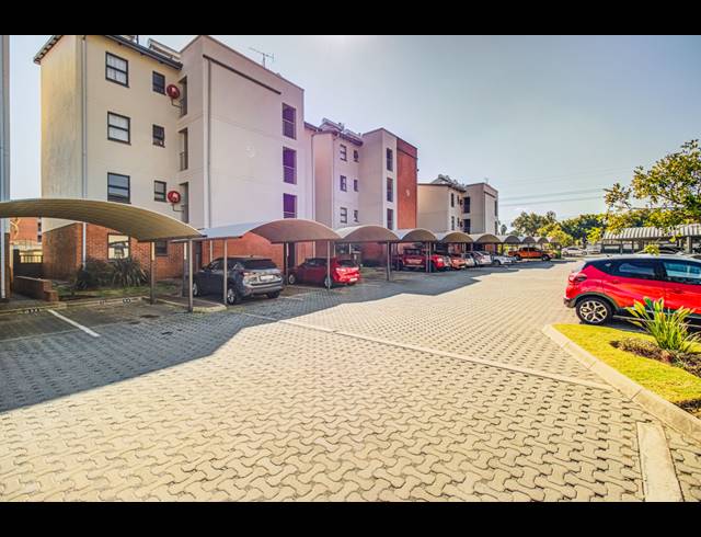2 BEDROOM APARTMENT FOR SALE IN SEBENZA